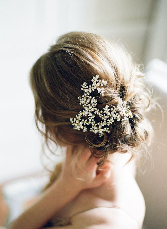 9 kiểu tóc cô dâu đẹp giúp nàng rạng rỡ trong lễ cưới