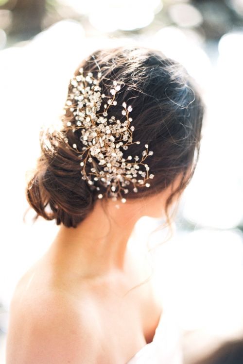 6 kiểu tóc búi cô dâu sang trọng trong ngày cưới