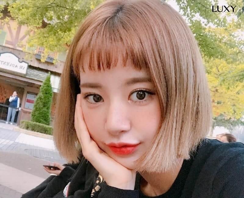 Tóc ngắn mái ngố cho mùa hè