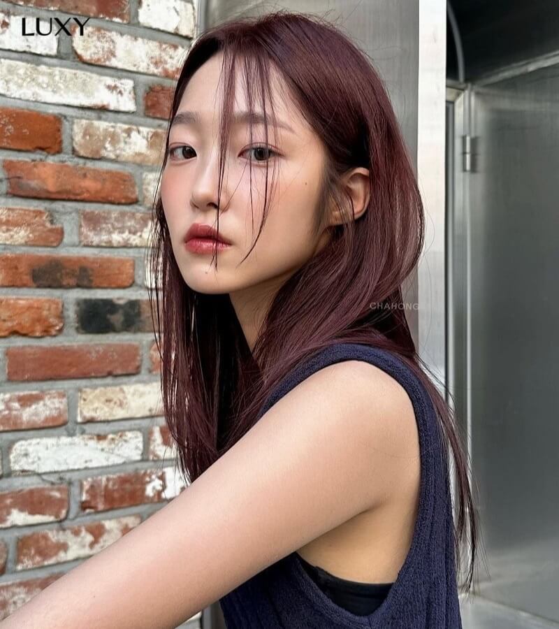 Tóc dài thẳng màu nâu đỏ