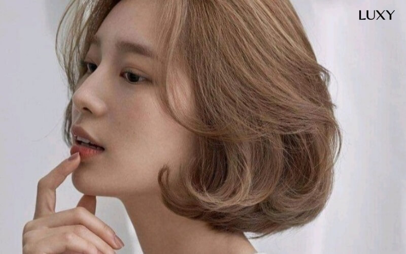 Tóc đi đám cưới bob uốn cụp