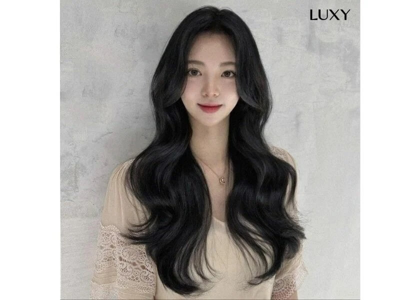 Tóc đi đám cưới lob dài uốn sóng nhẹ