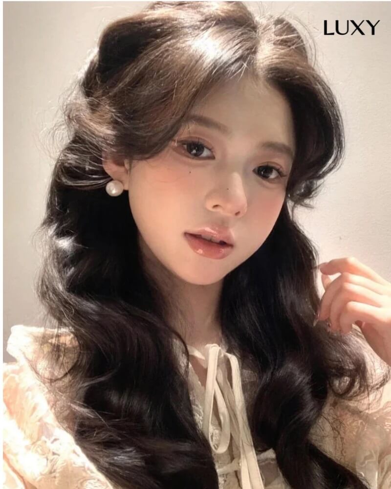 Tóc đi tiệc dáng mặt tròn sành điệu