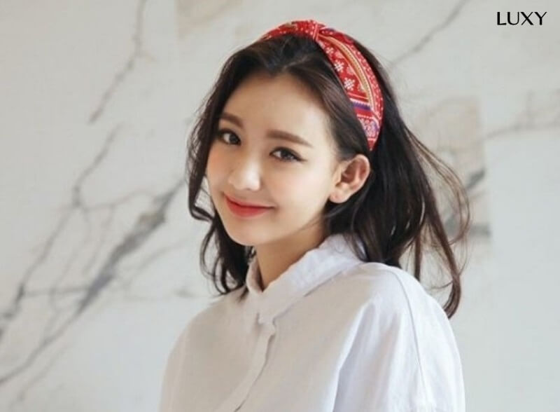 Tóc tết cùng băng đô