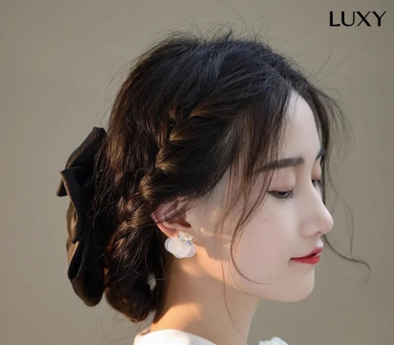 Tóc đi đám cưới búi thấp